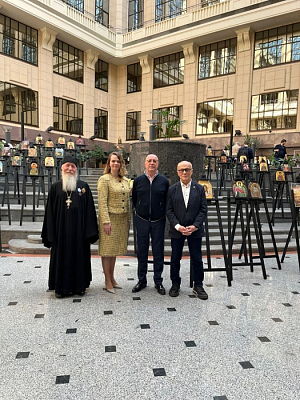 Насельник Данилова монастыря Москвы иеромонах Михей (Гулевский) принял участие в  открытии выставки икон в МИД России, написанных на пластинах бронежилетов