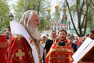 В праздник Иверской иконы Божией Матери председатель Синодального отдела по монастырям и монашеству совершил Литургию в Новодевичьем ставропигиальном монастыре
