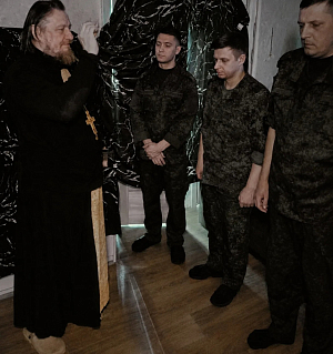 Насельник Донского ставропигиального монастыря посетил военнослужащих в Луганске