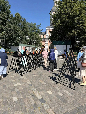 В Даниловом ставропигиальном монастыре прошла выставка икон, написанных на бронежилетах, которые спасли жизни наших бойцов в ходе СВО