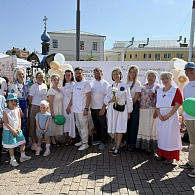 571 875 рублей собрано на благие нужды на фестивале «Дни белого цветка», который проходил на территории Богородицкого мужского монастыря в Казани