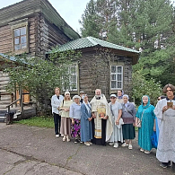 В городе Дивногорске Красноярского края совершили литию по усопшим насельникам Знаменского скита