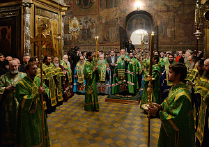 В канун дня преставления преподобного Сергия Радонежского Святейший Патриарх Кирилл совершил малую вечерню с акафистом Игумену земли Русской в Троице-Сергиевой лавре