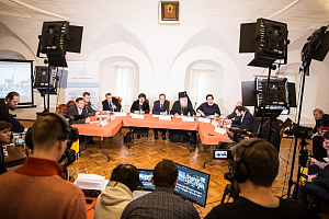 В Высоко-Петровском монастыре прошел круглый стол «Диалог с историей: мы и российская революция 1917 года»