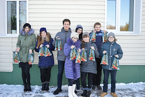 Спасо-Преображенский монастырь г. Рославля провел акцию милосердия «Подари радость на Рождество!»