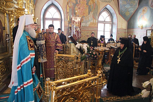 Митрополит Пантелеимон передал настоятельнице Толгского монастыря Патриаршее поздравление по случаю ее 70-летия и вручил орден