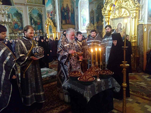 Митрополит Варфоломей отслужил в Корецком монастыре Литургию Преждеосвященных  Даров