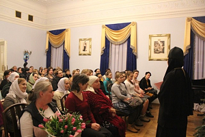 В Марфо-Мариинской обители поздравили с Рождеством сотрудников и сестер монастыря