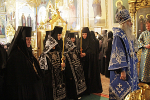 Митрополит Сергий совершил в Корецком монастыре Литургию и постриги в великий ангельский образ