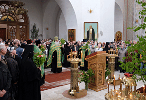 В Покровском Хотькове монастыре встретили праздник Святой Троицы