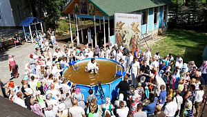 В Свято-Успенском монастыре г. Новомосковска встретили день памяти св. равноап. кн. Владимира массовым Крещением