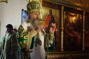 Архиепископ Сергиево-Посадский Феогност передал  настоятельнице Богородице-Рождественского монастыря игумении Викторине  патриаршее поздравление с юбилеем