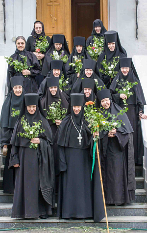 В Зачатьевском монастыре состоялся храмовый престольный праздник  в честь Сошествия Святого Духа