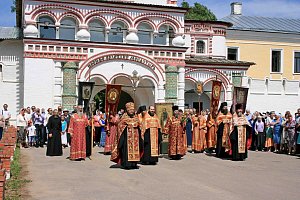 По благословению Патриарха Кирилла возобновлен крестный ход  с чудотворной иконой свт. Николая из с. Спирово в Иосифо-Волоцкий монастырь
