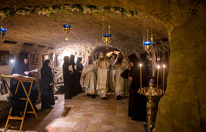 Пятнадцатый престол Зачатьевской обители освящен архиерейским чином