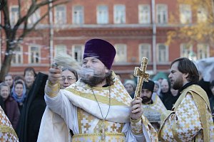В Зачатьевском монастыре почтили память праведного Лазаря Четверодневного