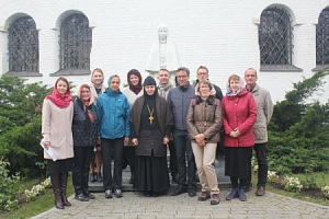 Марфо-Мариинскую обитель посетила делегация медцентра для детей с двигательными нарушениями из Германии