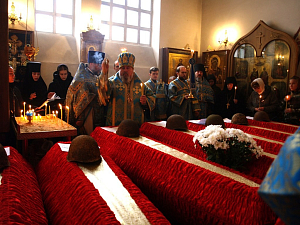 Епископ Сергий в Спасо-Богородицком Одигитриевском монастыре под г. Вязьмой в день его престольного праздника совершил отпевание останков воинов ВОВ
