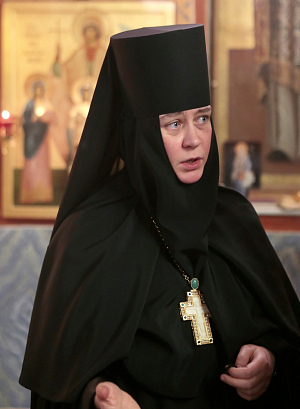 Общину делает монастырем послушание