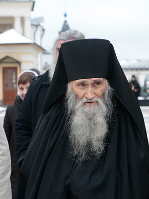 Они оставляют мир, чтобы понять смысл веры