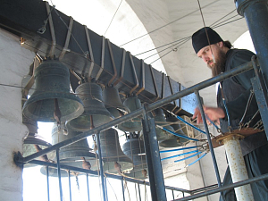 Под звон колоколов