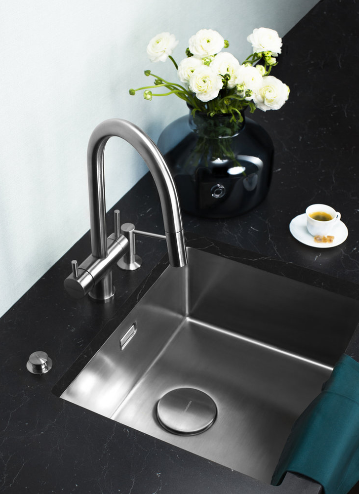 Omoikiri Akita-S BN, смеситель, нержавеющая сталь