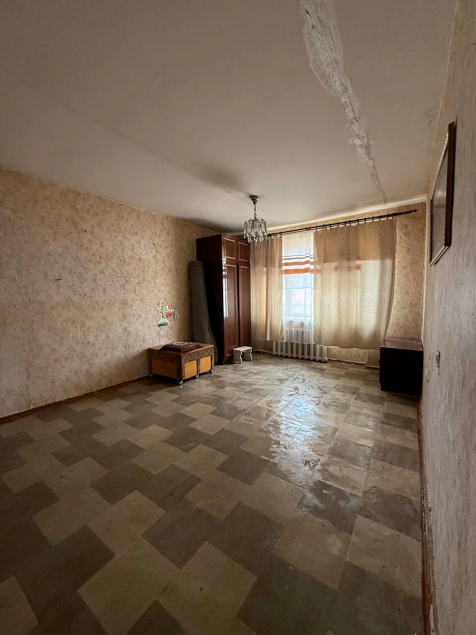 1-комнатная квартира, 33,3 м², ул. 50-летия Обороны Луганска, г Луганск — фото объявления Луганск