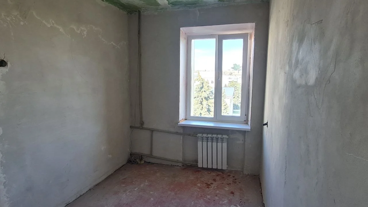 4-комнатная квартира, 64 м², ул. пл Героев ВОВ, Луганск — фото объявления Луганск