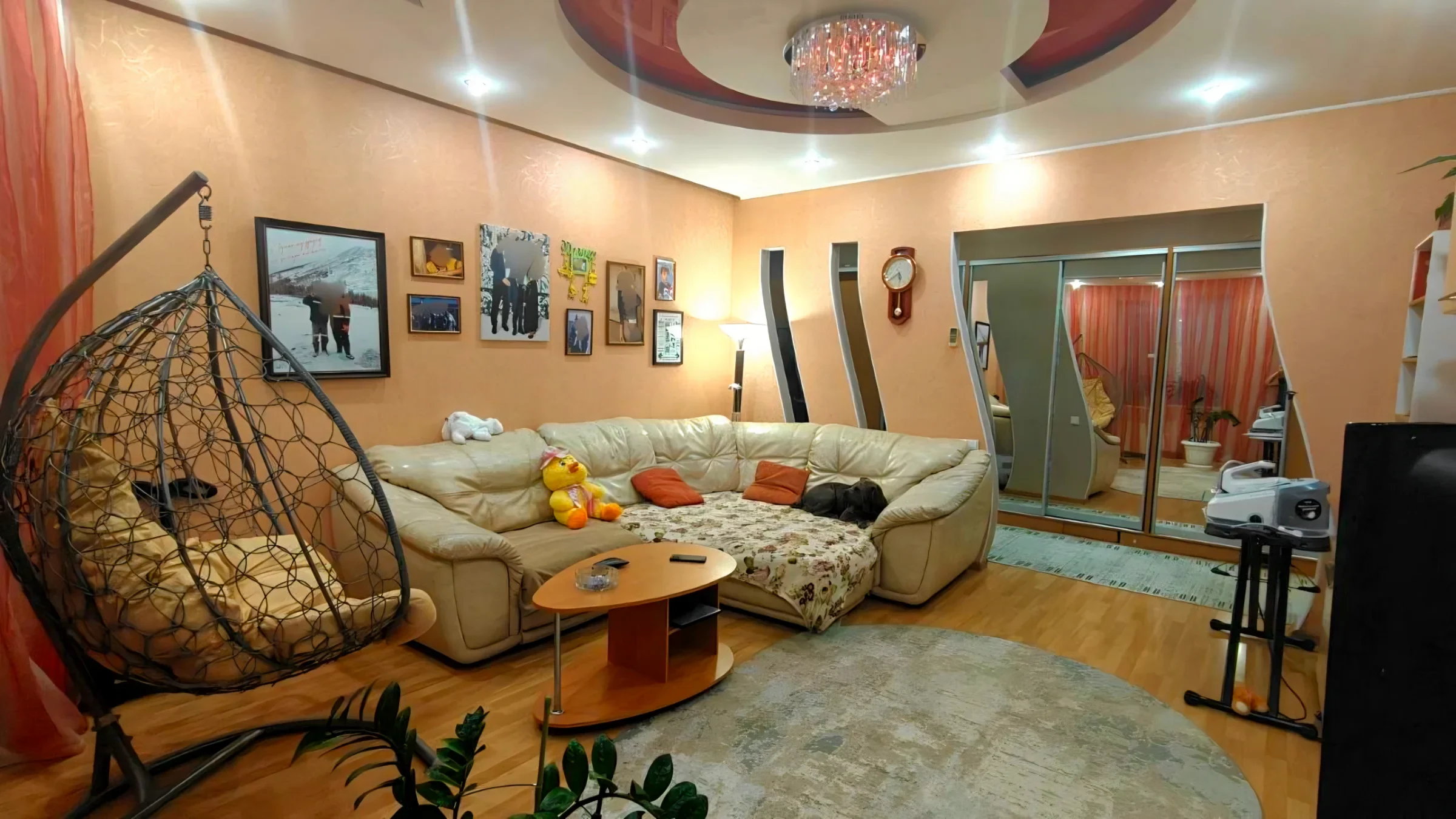 3-комнатная квартира, 94 м², кв. Молодежный, Жовтневый, Луганск — фото объявления Луганск