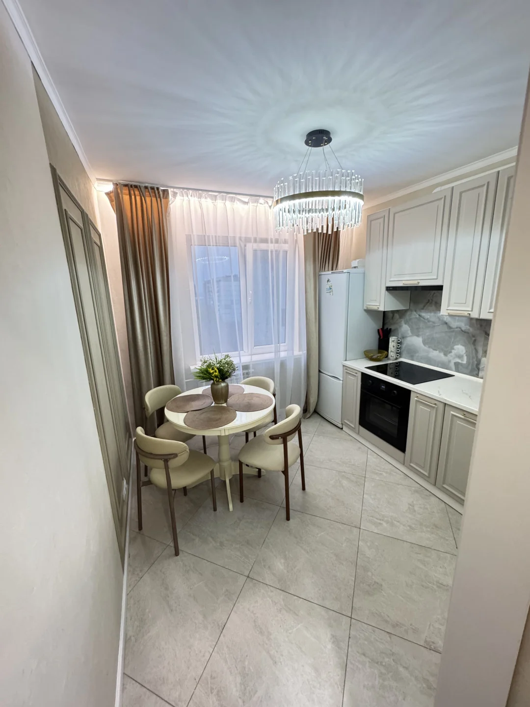 3-комнатная квартира, 72,3 м², ул. Героя России Зозулина В.Н., г Луганск — фото объявления Луганск