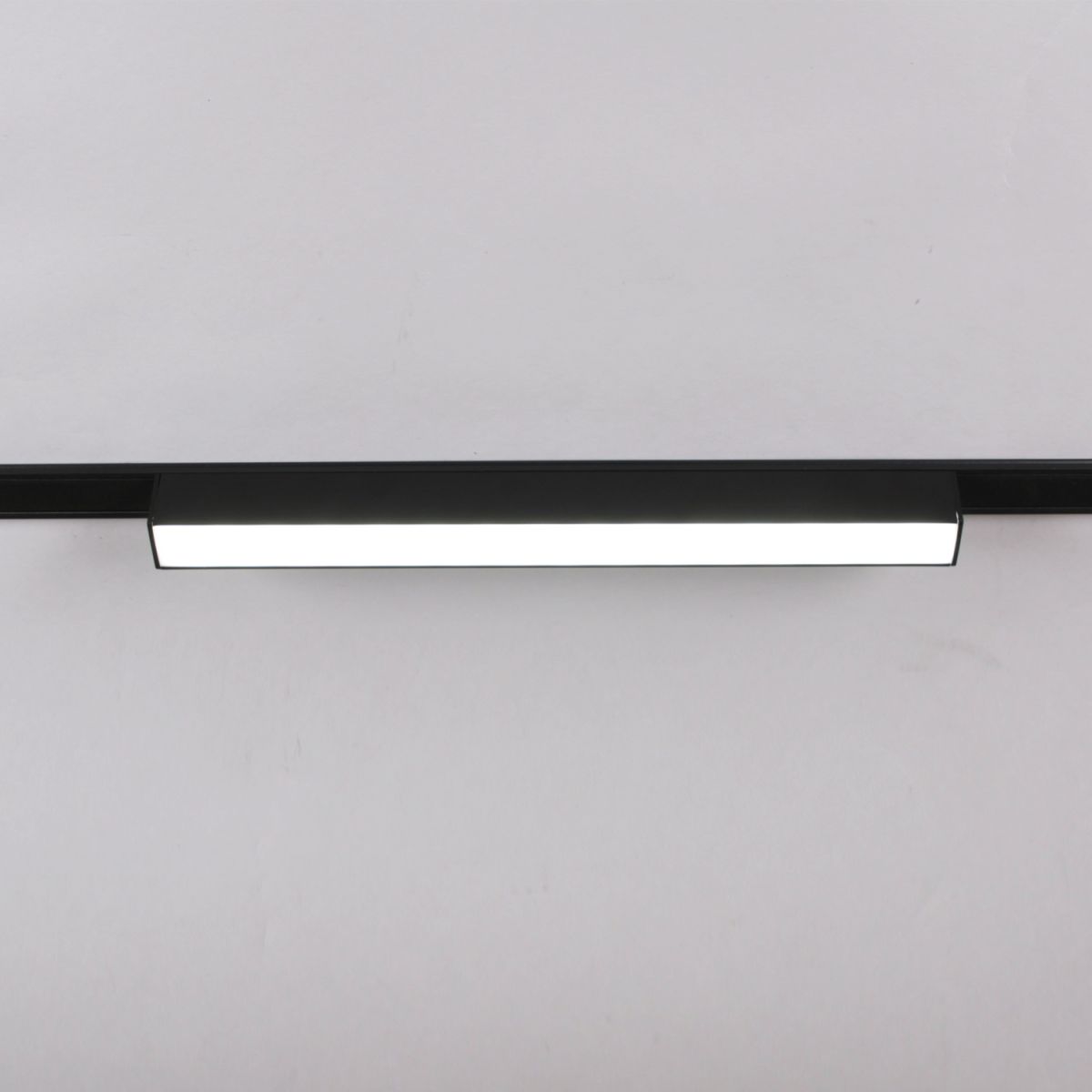 Трековый магнитный светильник Reluce 13003-9.3-001UR magnetic LED10W BK CCT+SMART