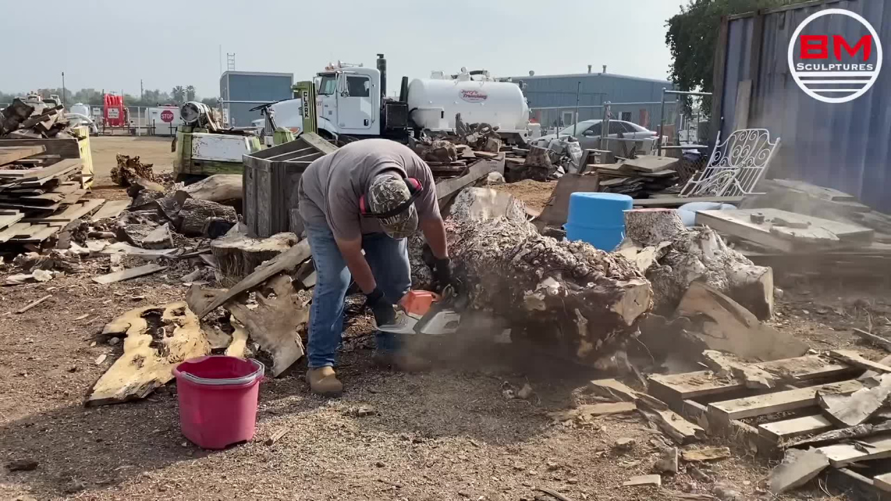 Лебедь из дерева и эпоксидной смолы