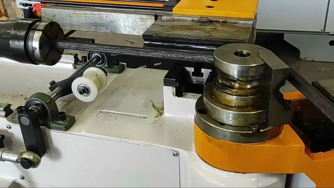 Гибка трубы на трубогибочном станоке с ЧПУ DW38CNC-3A-1S