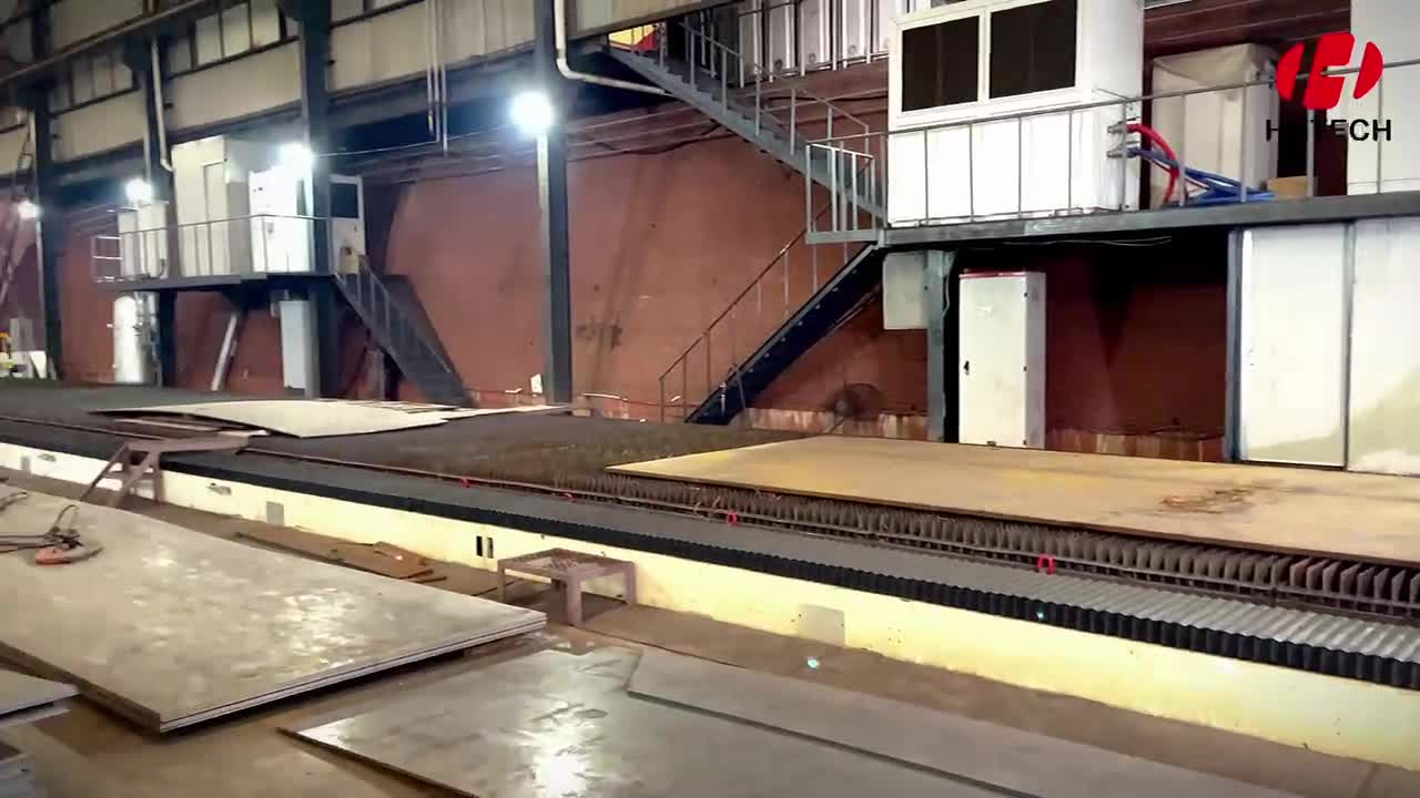 Оптоволоконный лазерный станок HGTECH WALС-2535QP/20000 Raycus