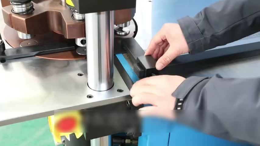 Станок для обработки токопроводящих шин 3 в 1 с ЧПУ JPMX-303ESK