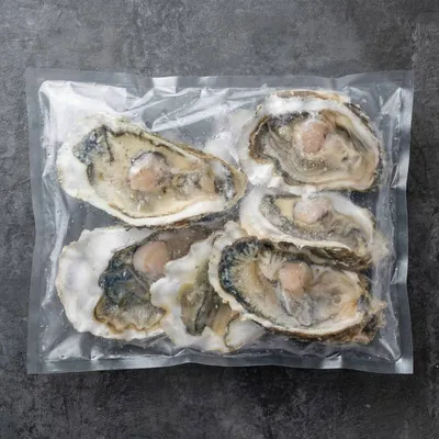 Свежемороженые устрицы на полустворке раковины, 500 гр