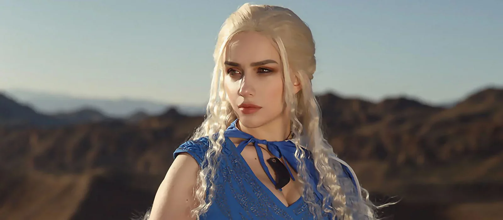 Изображение к статье: Косплеерша раздела Дейенерис из сериала «Игра престолов»