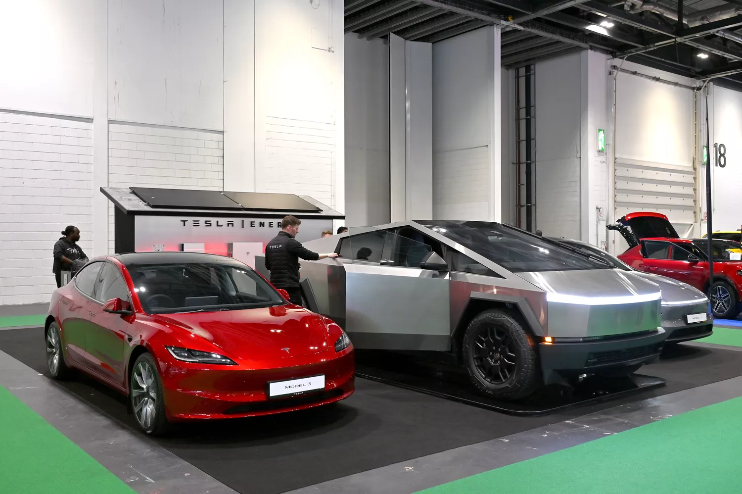 Изображение к статье: Что аналитики думают об акциях Tesla в преддверии прибыли