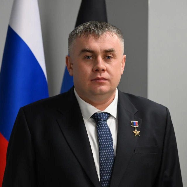 Илья Емельянов