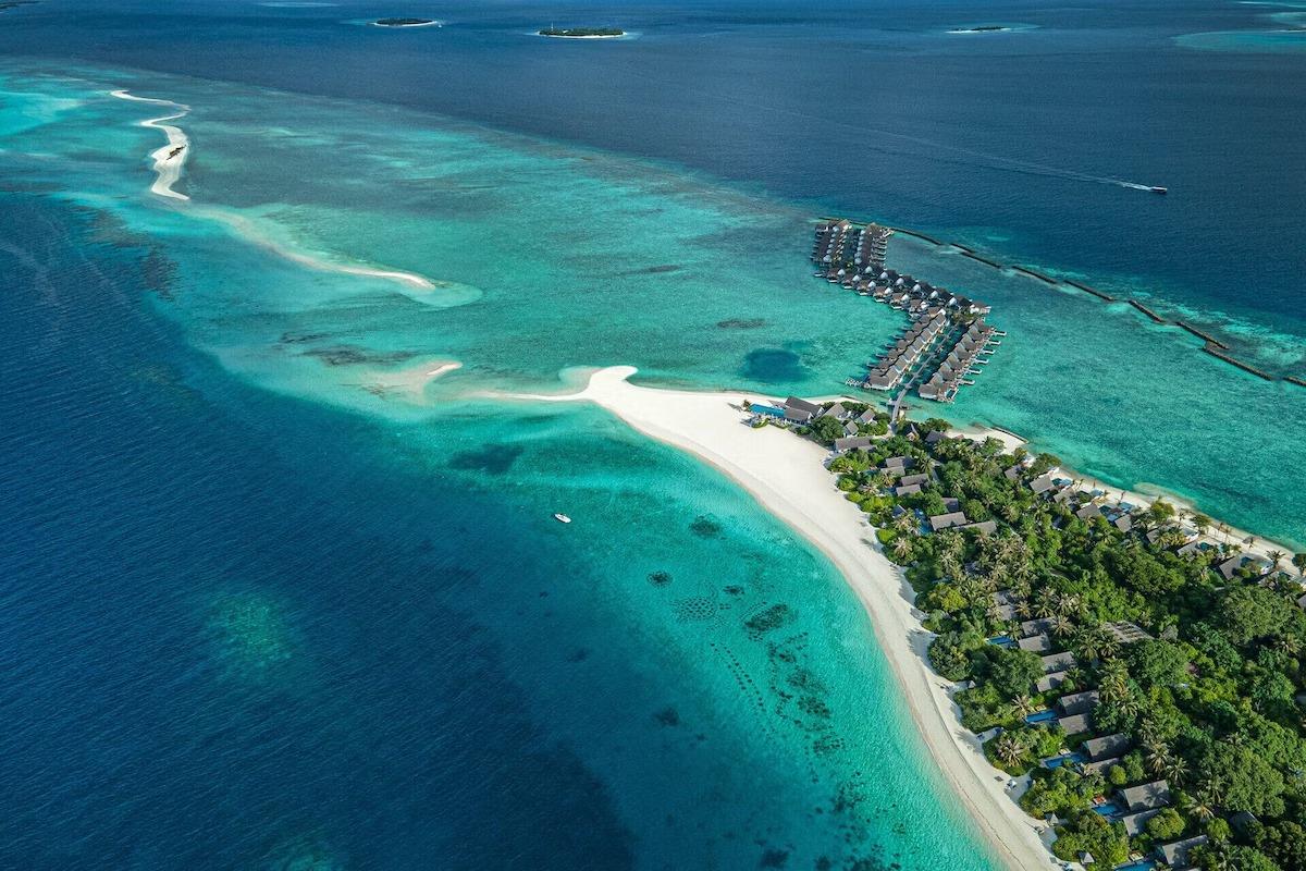 Four Seasons Resort Maldives at Landaa Giraavaru. Фото 1