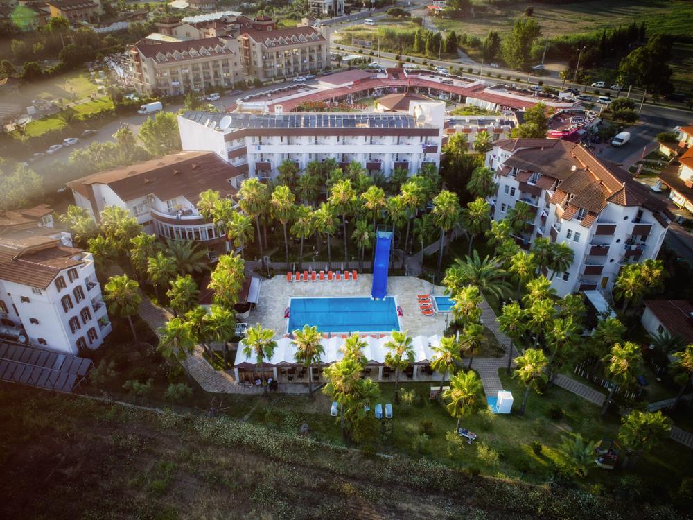 Nergos Garden Hotel. Фото 1