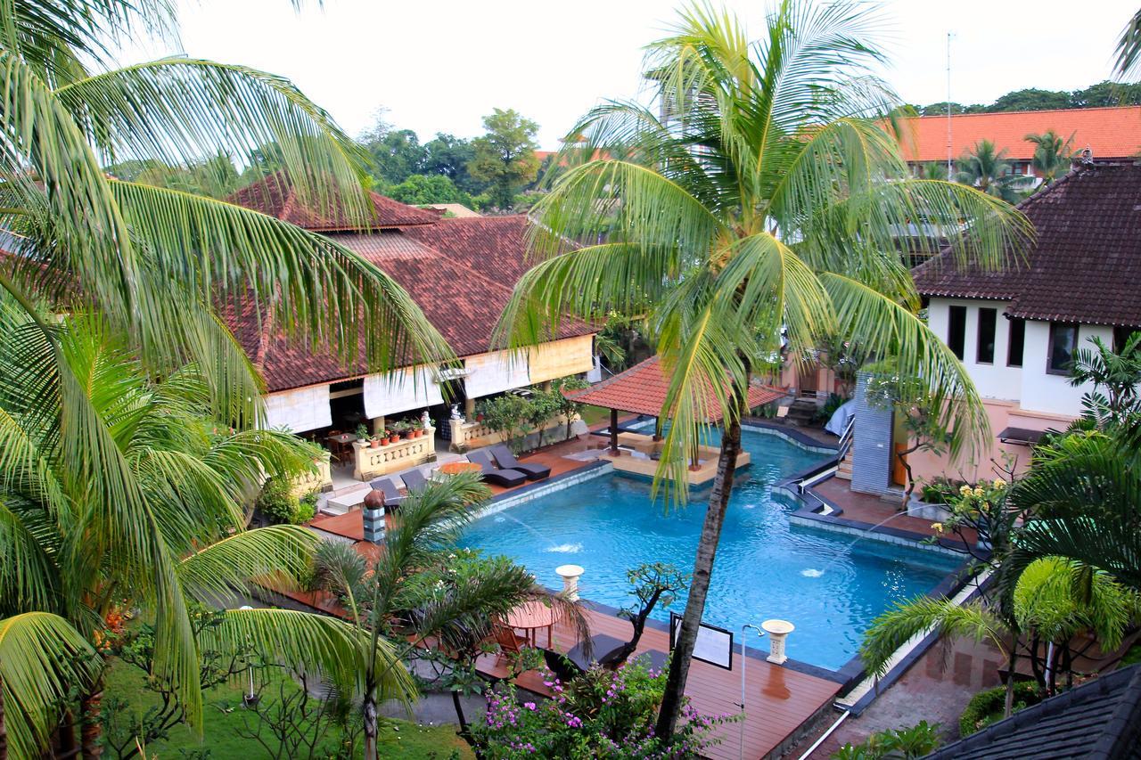 Bakung Beach Resort. Фото 1