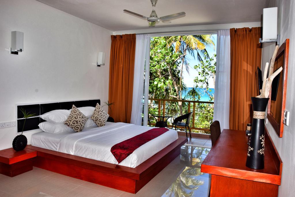 Athiri Beach. Фото 4