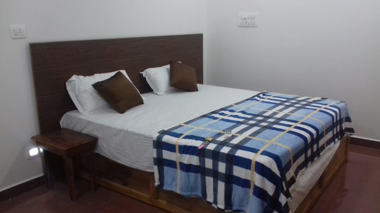 Lavish Exotic Hotel. Фото 3