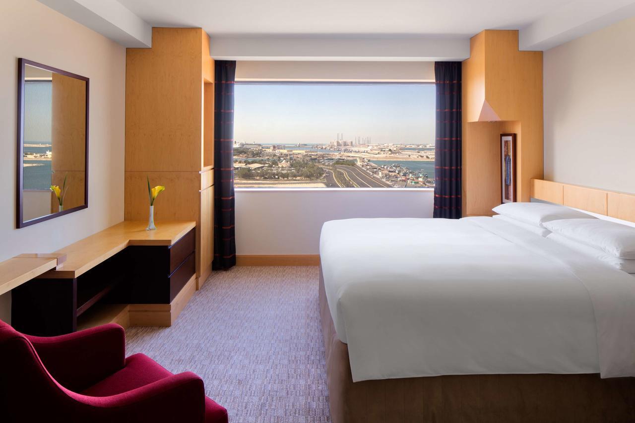 Hyatt Regency Dubai. Фото 2