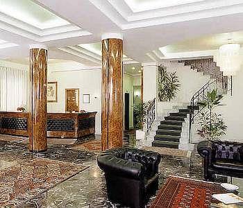 Royal Hotel. Фото 2