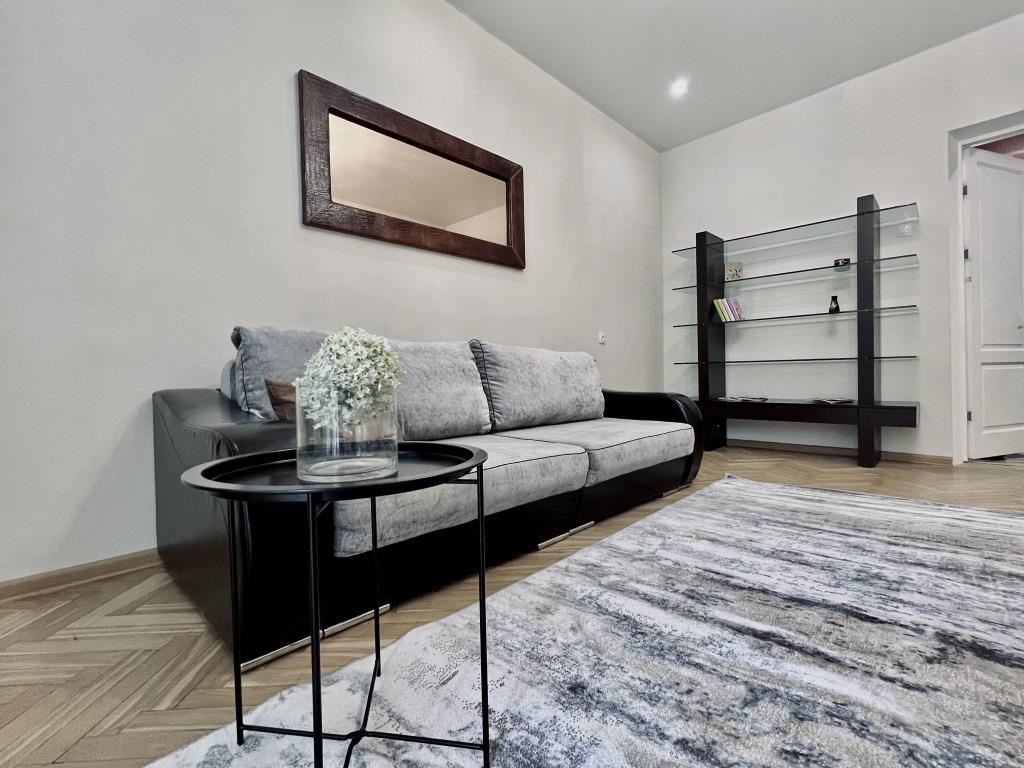 Apartamenty Dvukhkomnatnye Ryadom S Tsumom. Фото 1