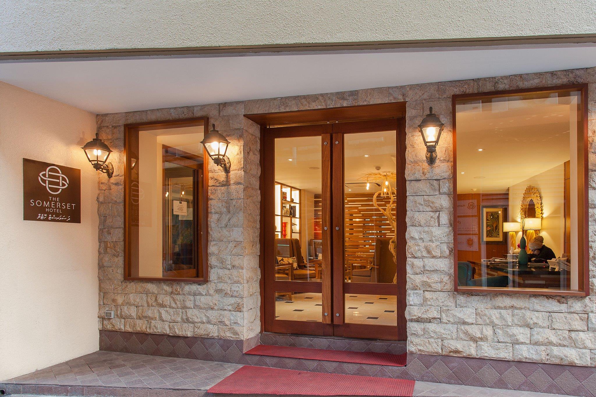 The Somerset Hotel. Фото 1