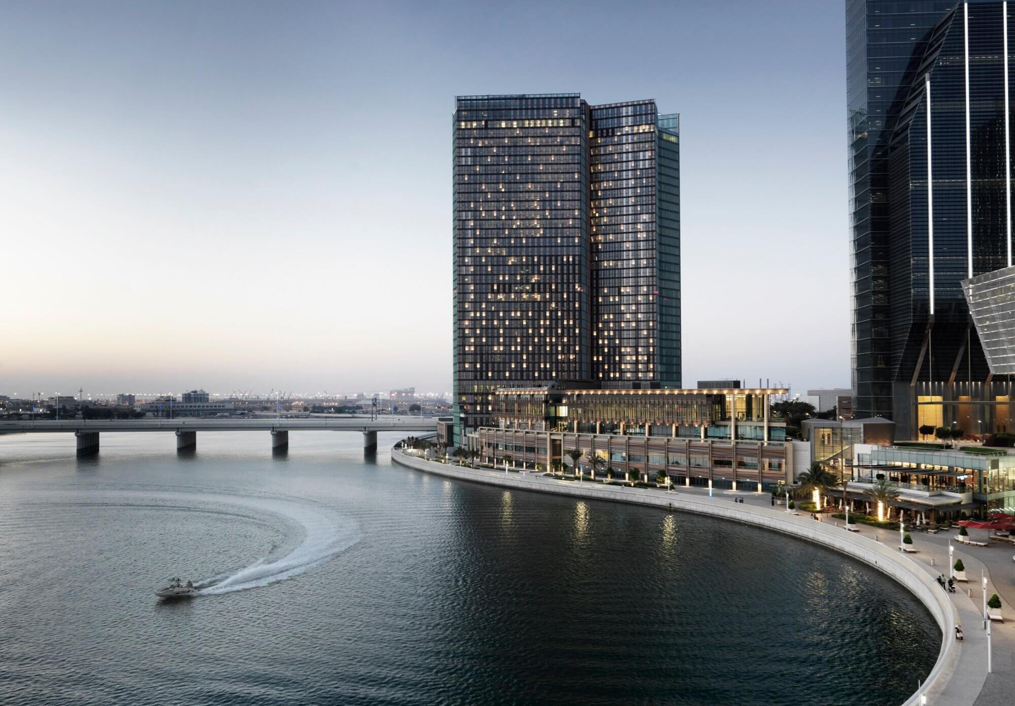 Four Seasons Hotel Abu Dhabi at Al Maryah Island. Фото 1