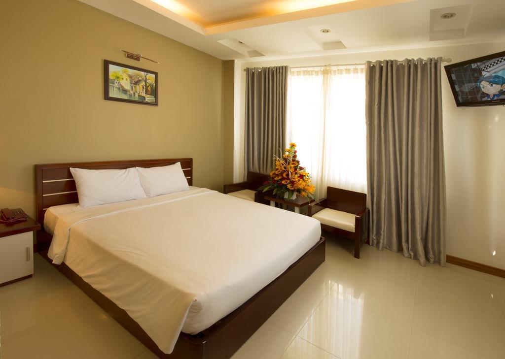 Happy Light Hotel. Фото 2